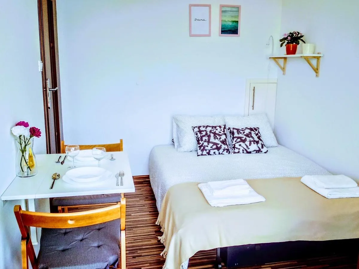 Vitalia Apart Rooms Bobrowiecka Варшава 0*,